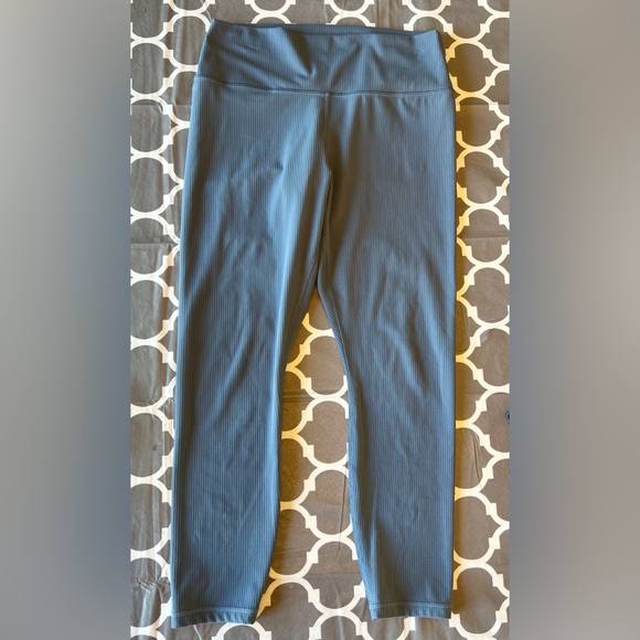 Athleta Transcend Rib 7/8 Tight leggings in size M workout athletic - Picture 2 of 5